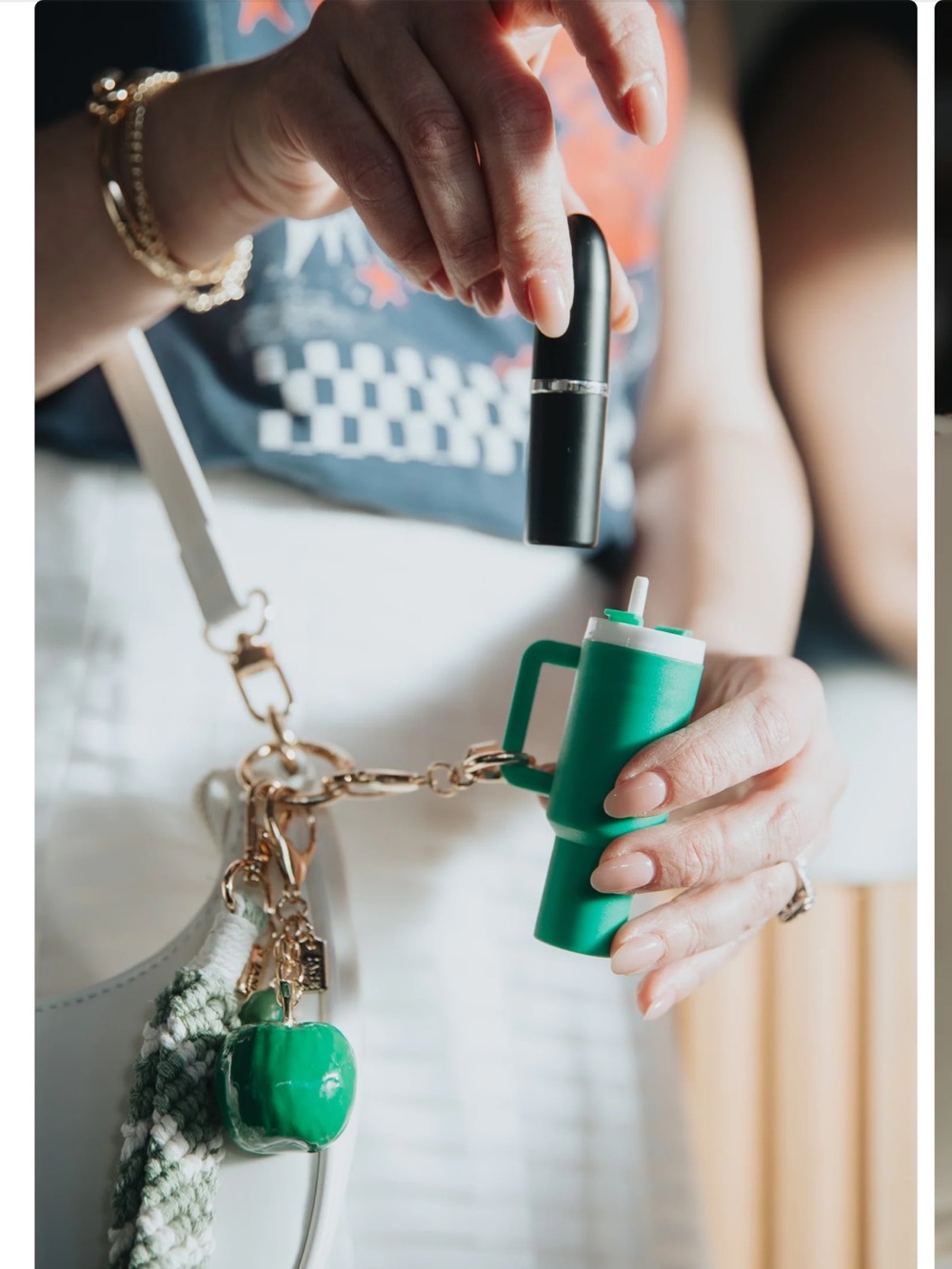 Stanley Bag Charm Keychain Green Unisex Opens & Closes NEW - Picture 3 of 11